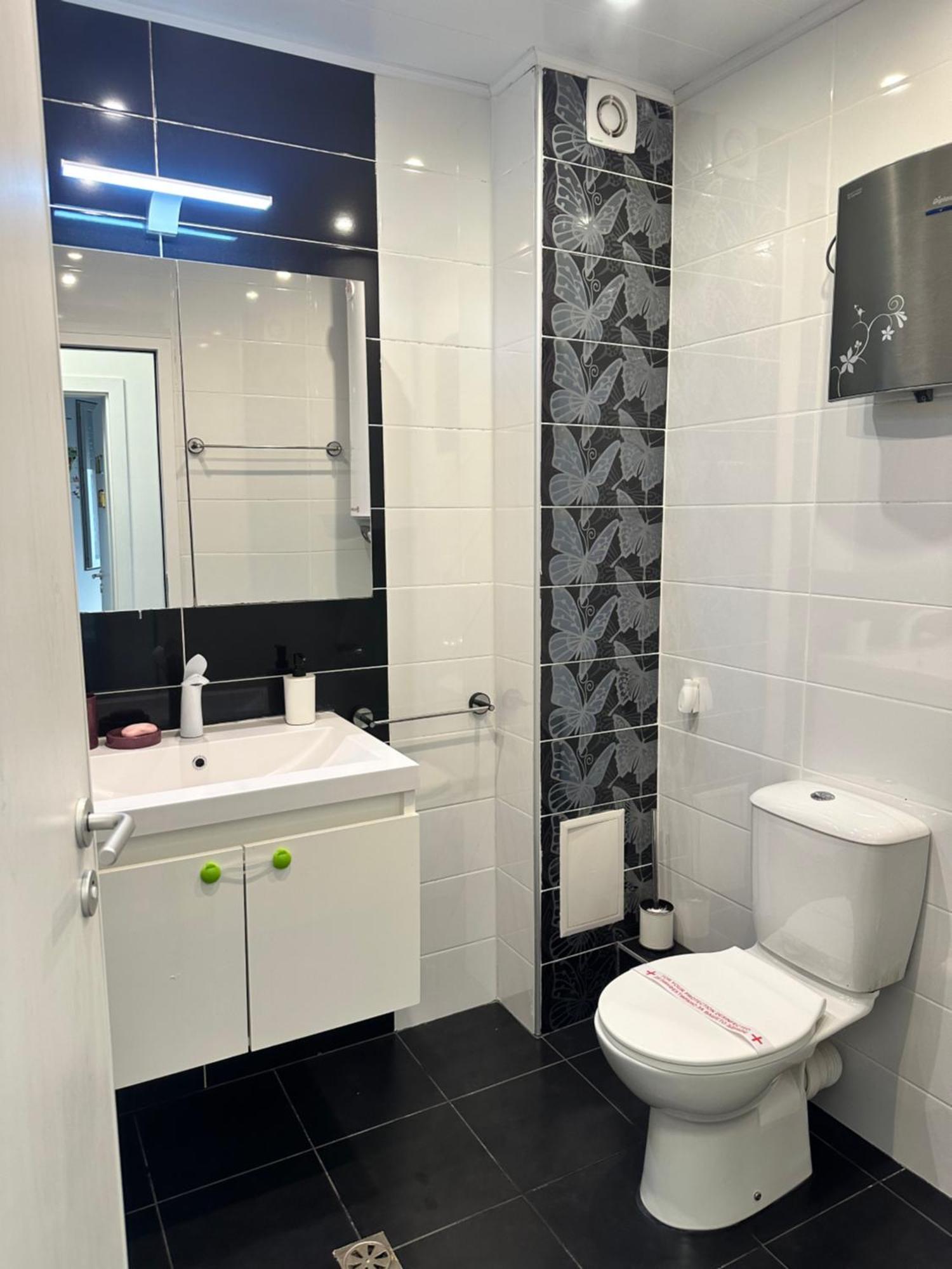 Briz Apartment; 2 Bdr; 6 Guests; Private Parking Варна Екстериор снимка