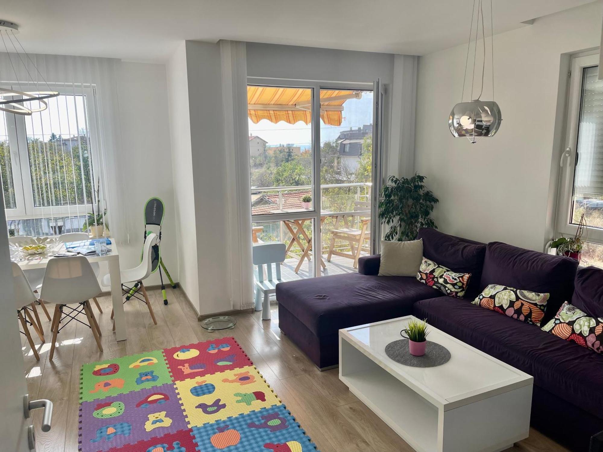Briz Apartment; 2 Bdr; 6 Guests; Private Parking Варна Екстериор снимка